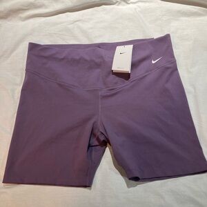 Women’s Nike One Training Shorts! Size 2X, NWT! $40.00!